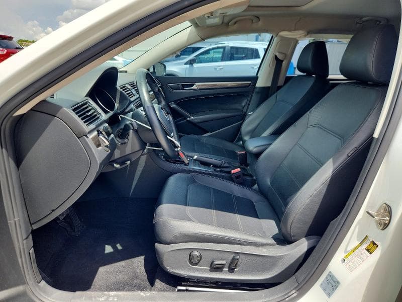 2018 VOLKSWAGEN PASSAT SE 7