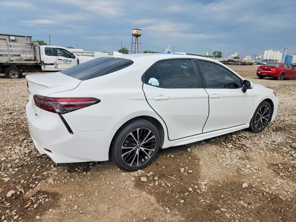 2020 TOYOTA CAMRY SE 3