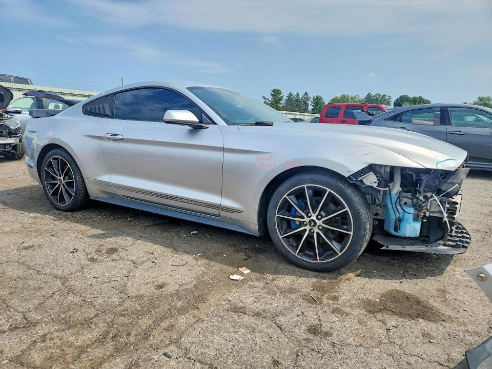 2017 FORD MUSTANG 4