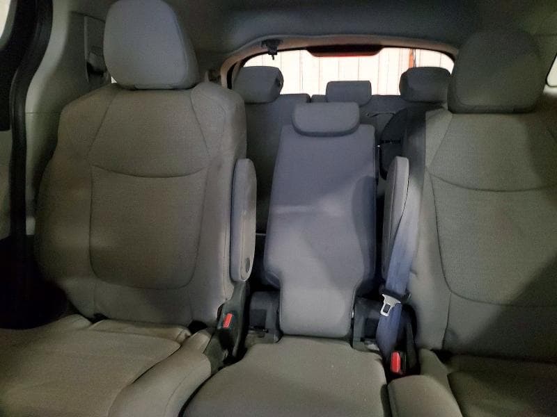 2023 TOYOTA SIENNA LE 10