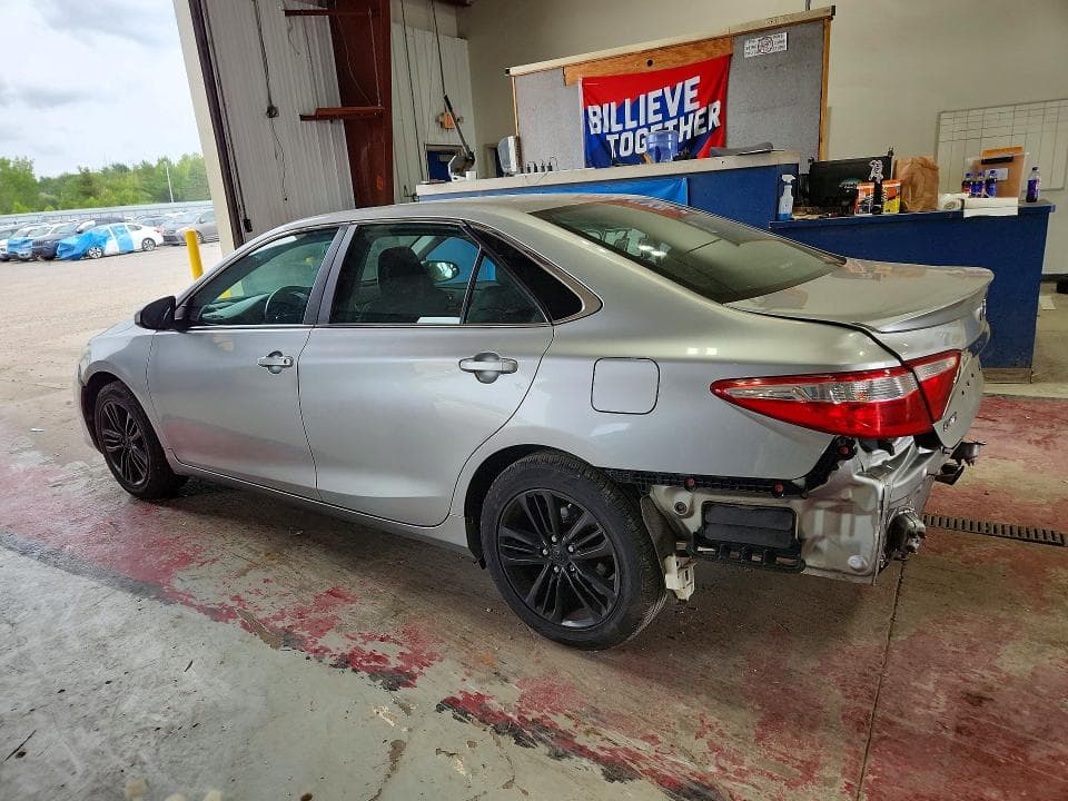 2017 TOYOTA CAMRY SE 2