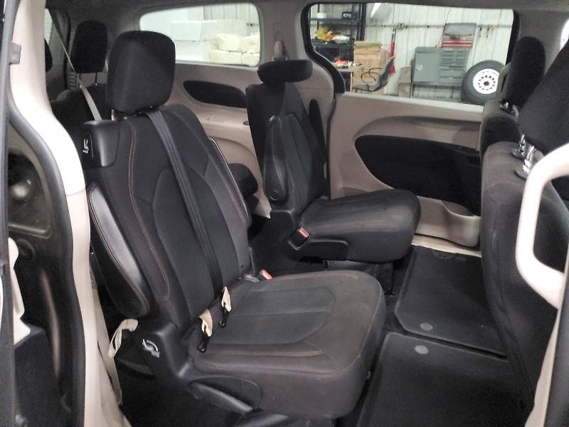 2017 CHRYSLER PACIFICA TOURING 11