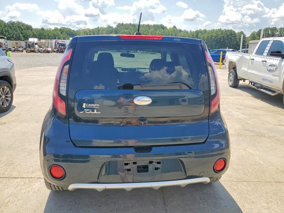 2017 KIA SOUL + 6