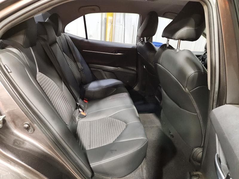 2019 TOYOTA CAMRY SE 10