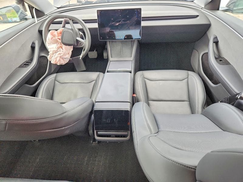 2025 TESLA MODEL 3 8