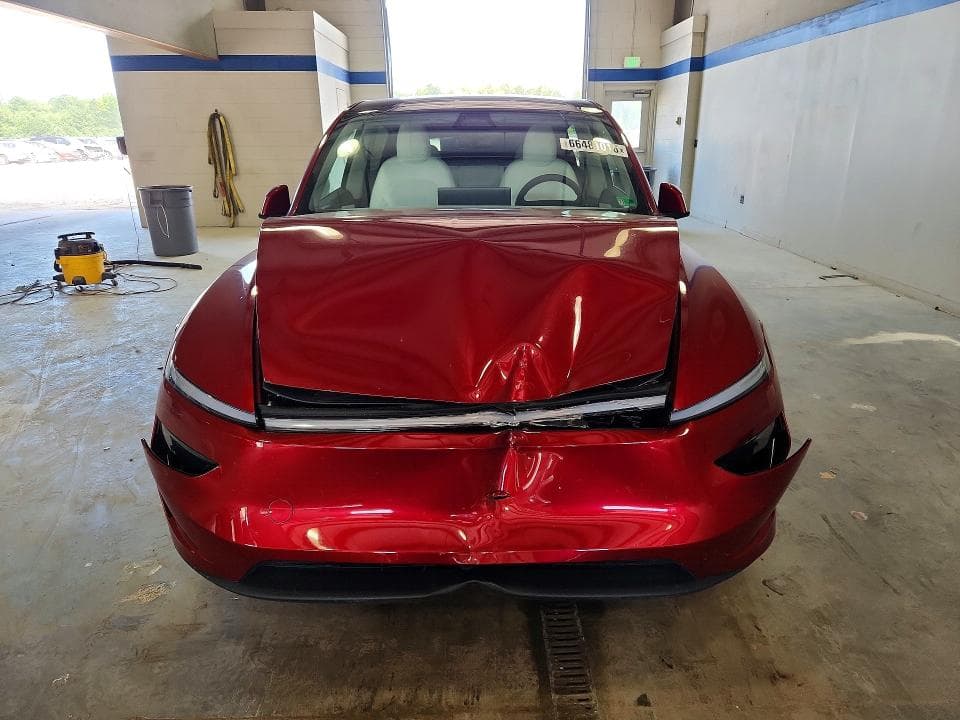 2026 TESLA MODEL Y 5