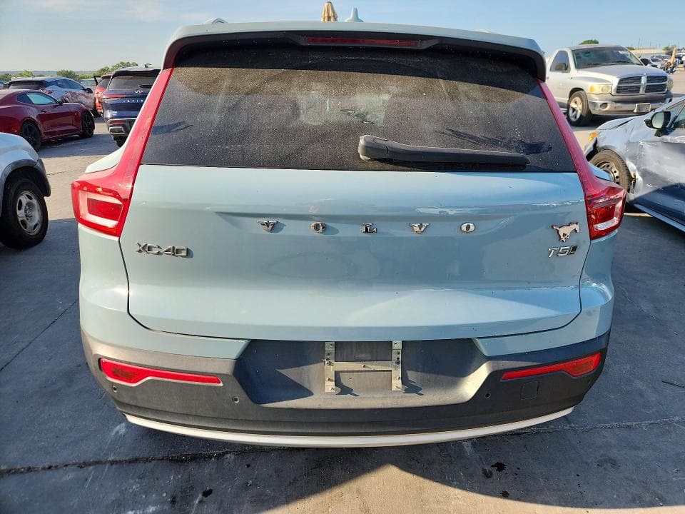 2019 VOLVO XC40 T5 MOMENTUM 6
