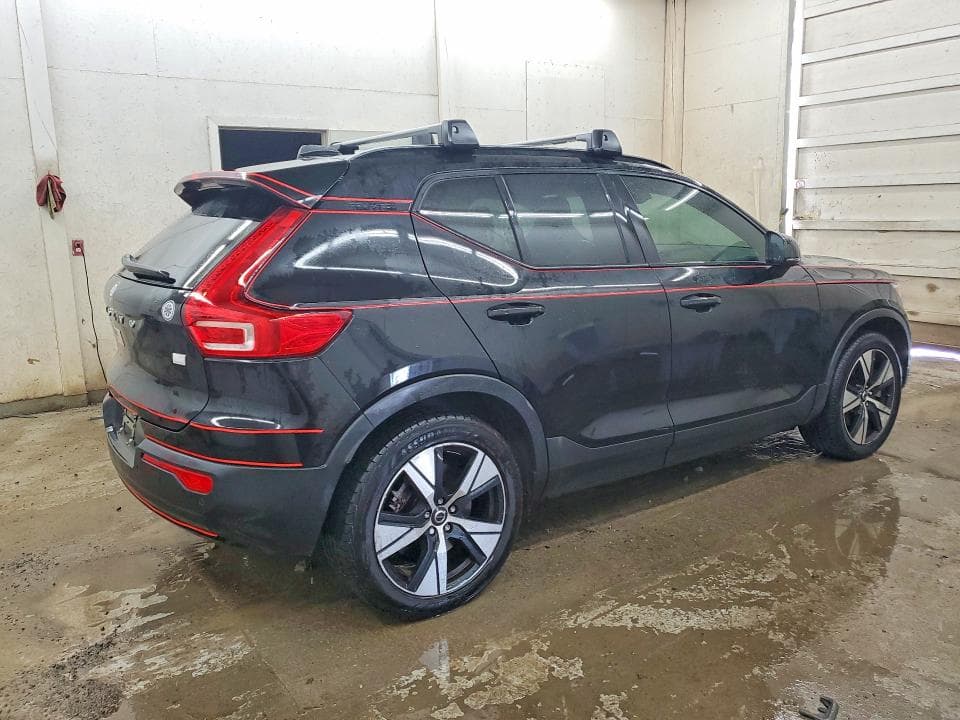 2021 VOLVO XC40 RECHARGE 3