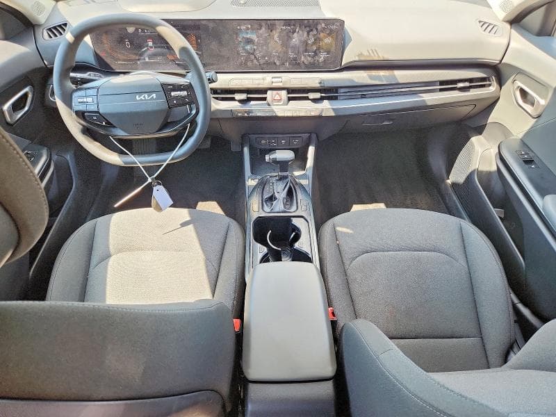 2025 KIA K4 LXS 8