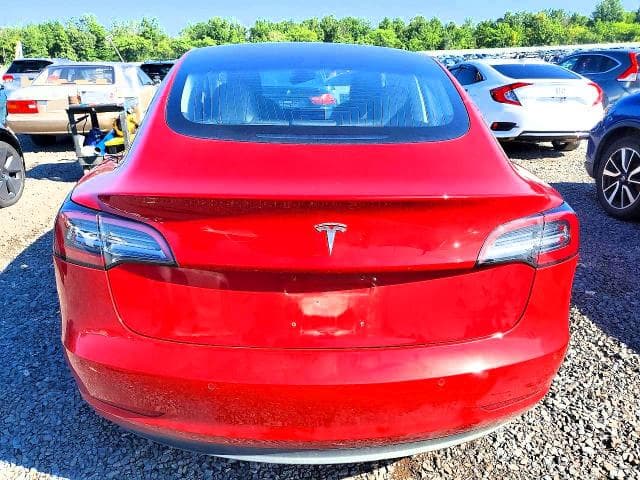 2018 TESLA MODEL 3 6