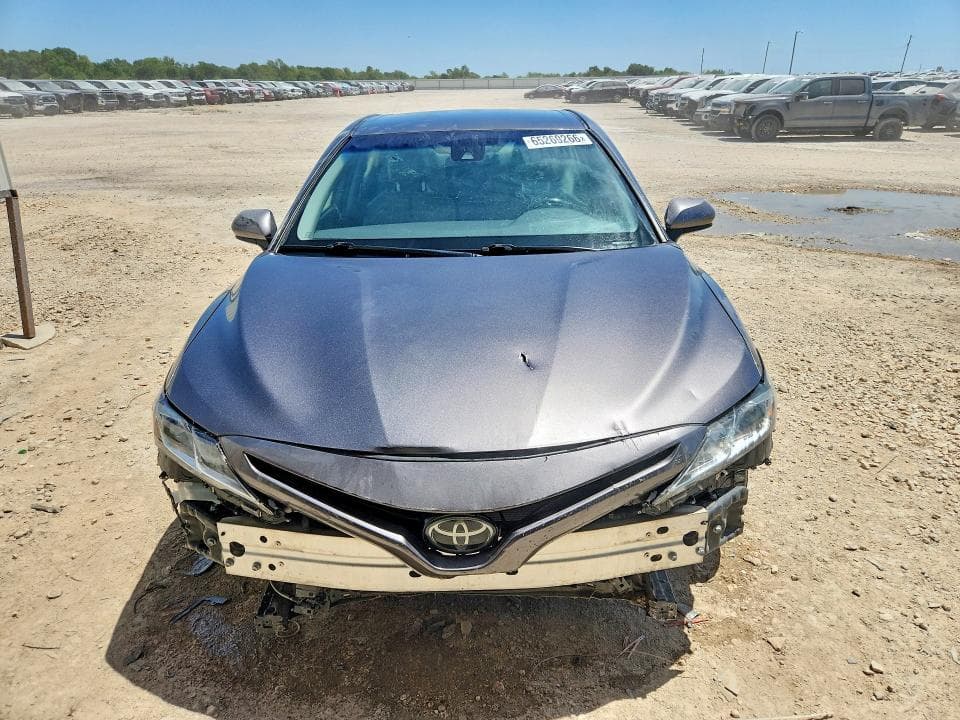 2020 TOYOTA CAMRY SE 5