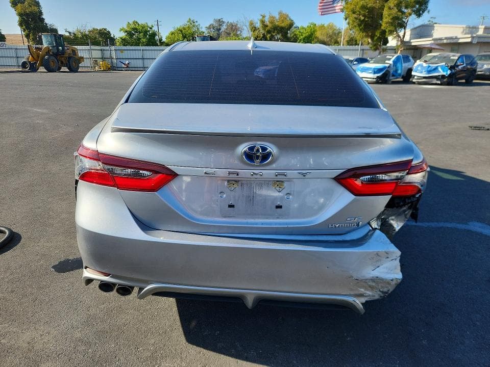 2021 TOYOTA CAMRY SE 6