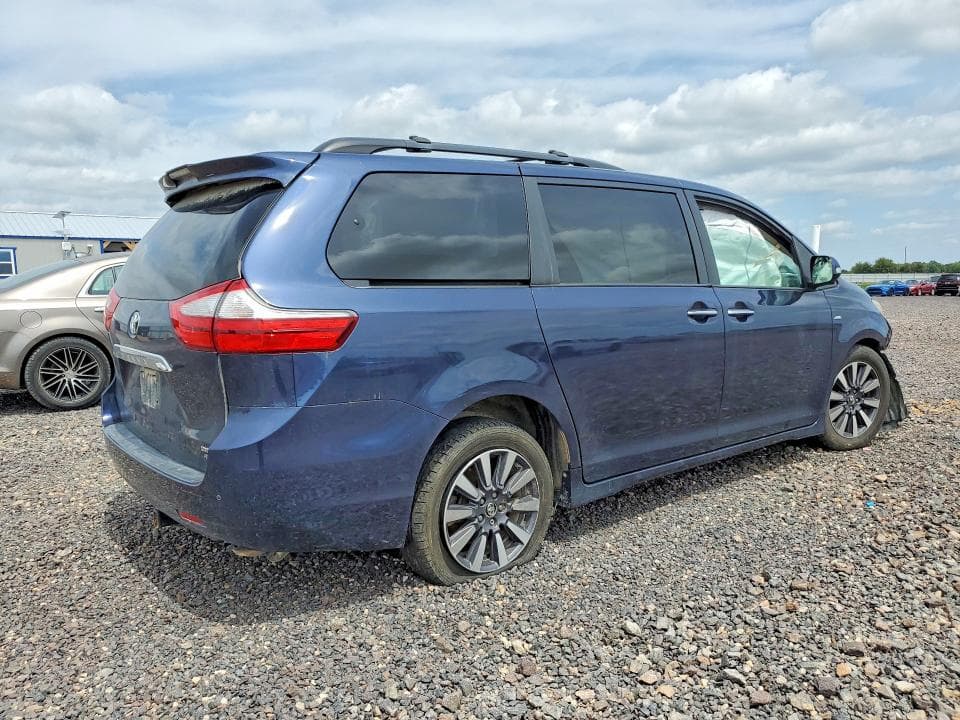 2018 TOYOTA SIENNA LIMITED PREMIUM 7-PASSENGER 3