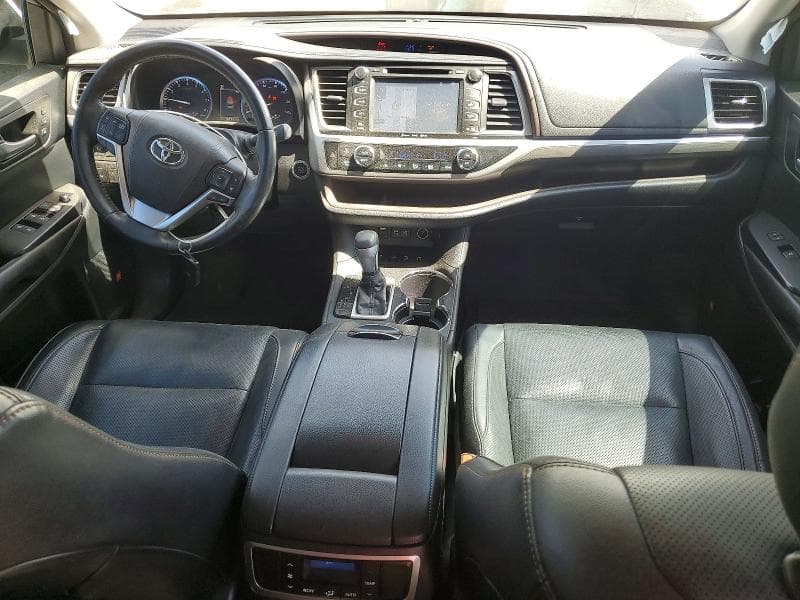 2017 TOYOTA HIGHLANDER LIMITED 8