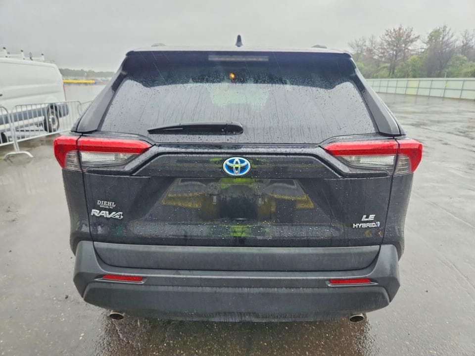 2021 TOYOTA RAV4 LE 6