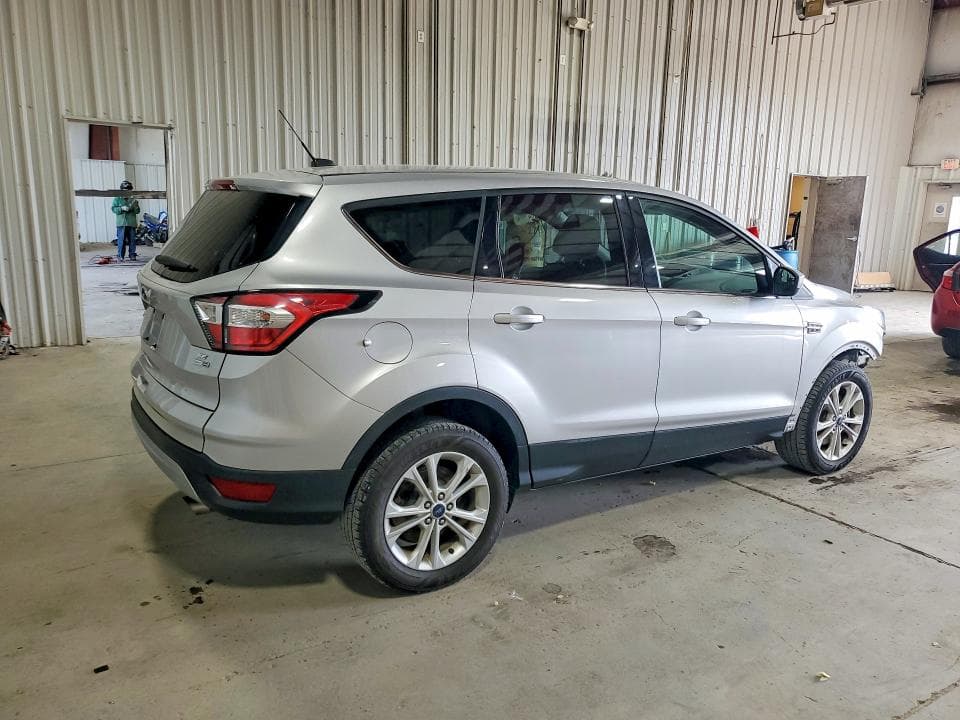 2017 FORD ESCAPE SE 3