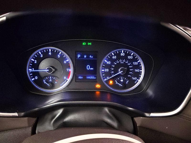 2019 HYUNDAI SANTA FE SE 9