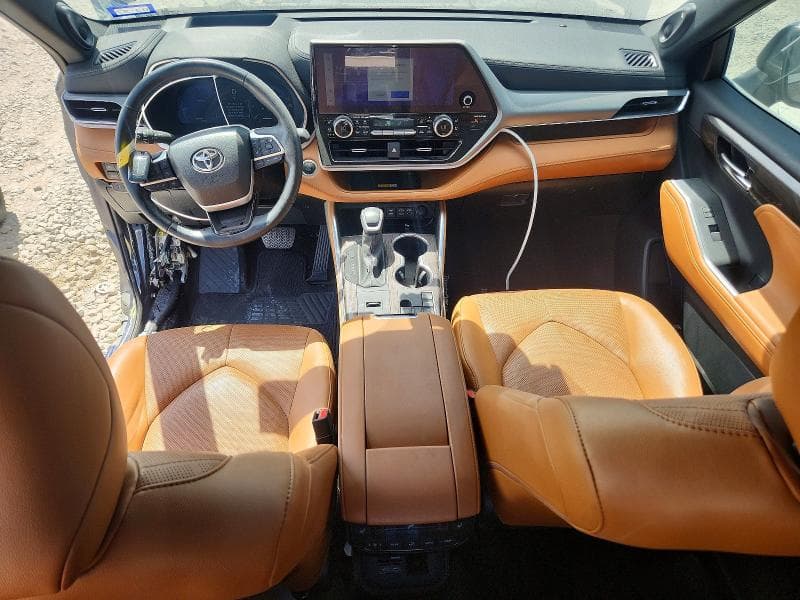 2024 TOYOTA HIGHLANDER PLATINUM 8
