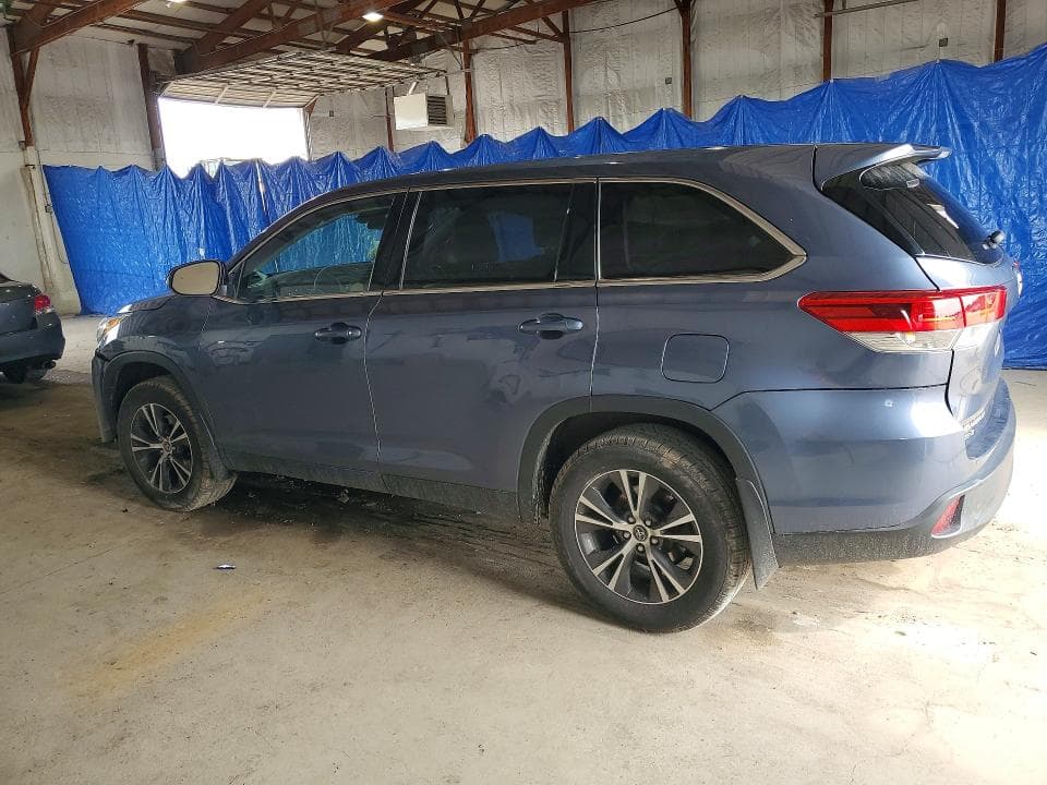 2019 TOYOTA HIGHLANDER LE 2