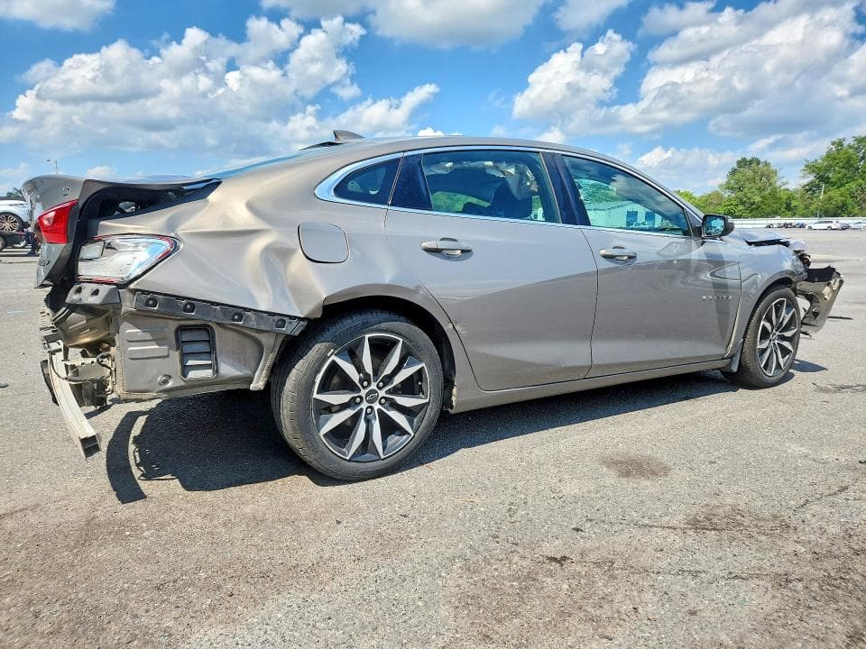 2017 CHEVROLET MALIBU LT 3