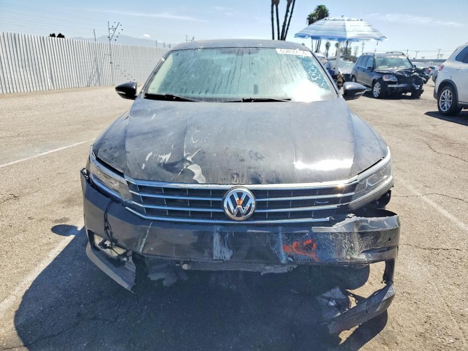 2017 VOLKSWAGEN PASSAT SE 5