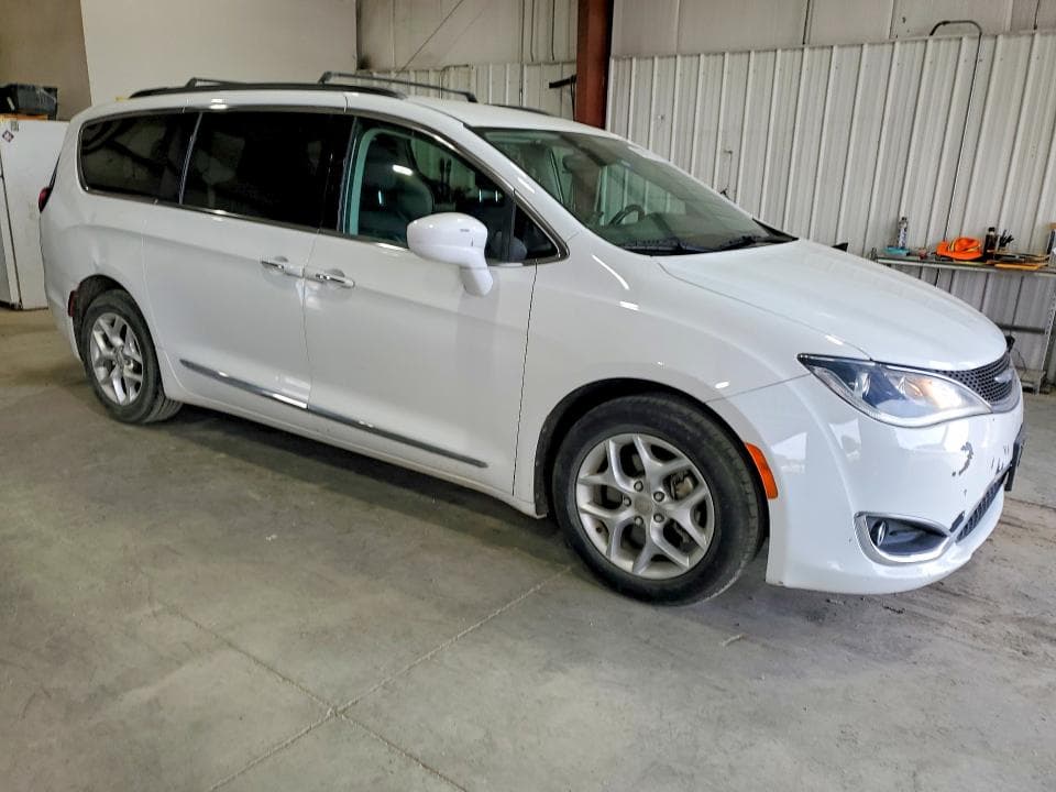2017 CHRYSLER PACIFICA TOURING L 4