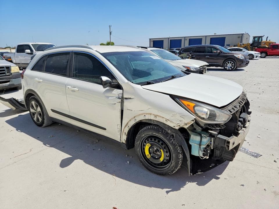 2017 KIA NIRO LX 4