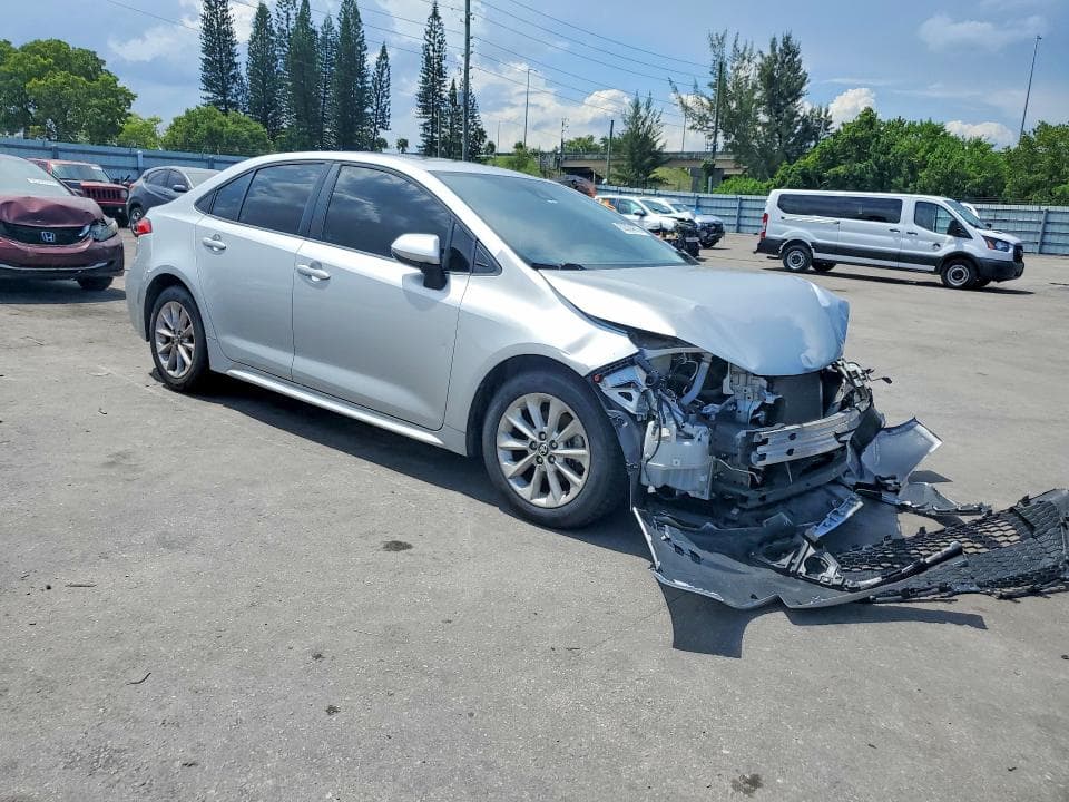 2020 TOYOTA COROLLA LE 4