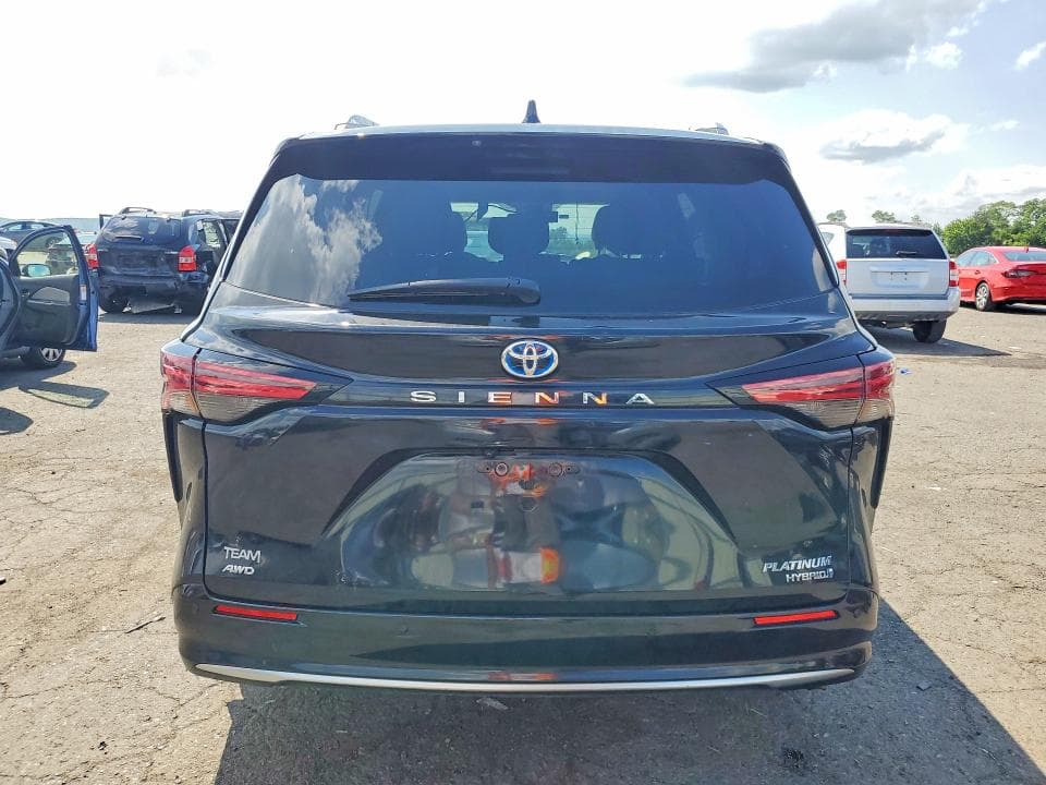 2024 TOYOTA SIENNA PLATINUM 7-PASSENGER 6
