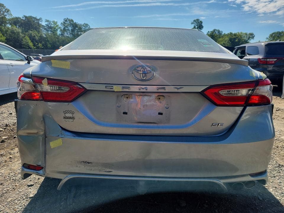 2018 TOYOTA CAMRY SE 6