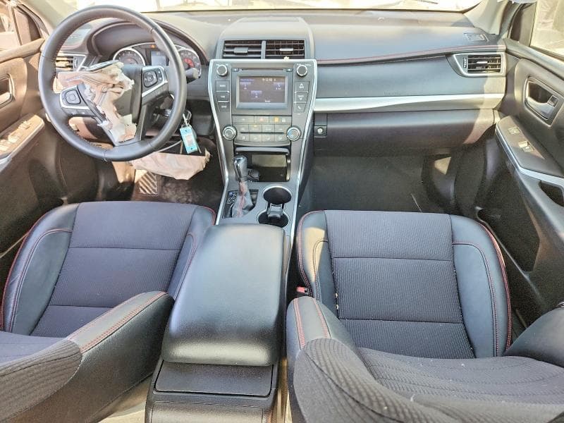 2017 TOYOTA CAMRY SE 8