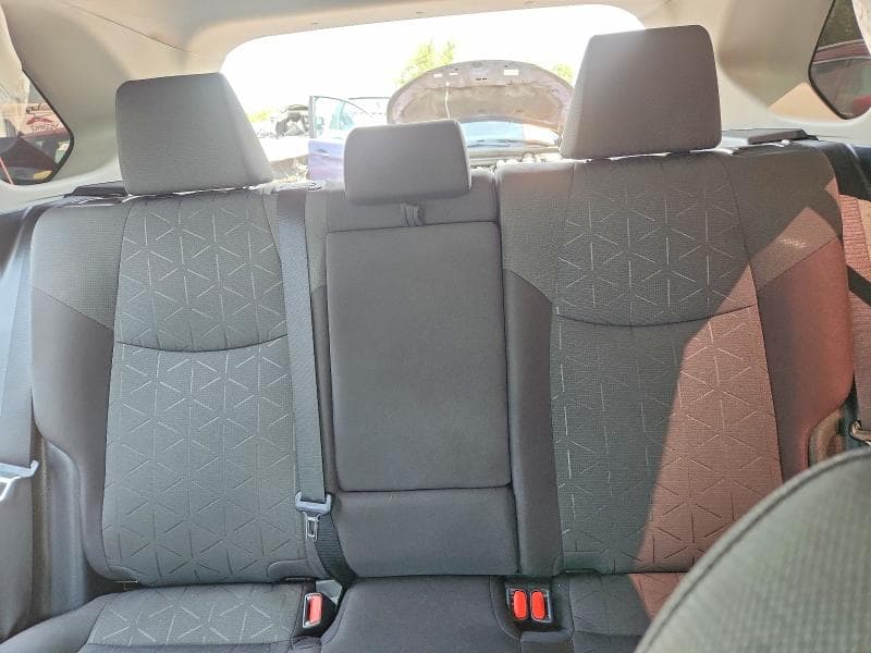 2020 TOYOTA RAV4 XLE 10