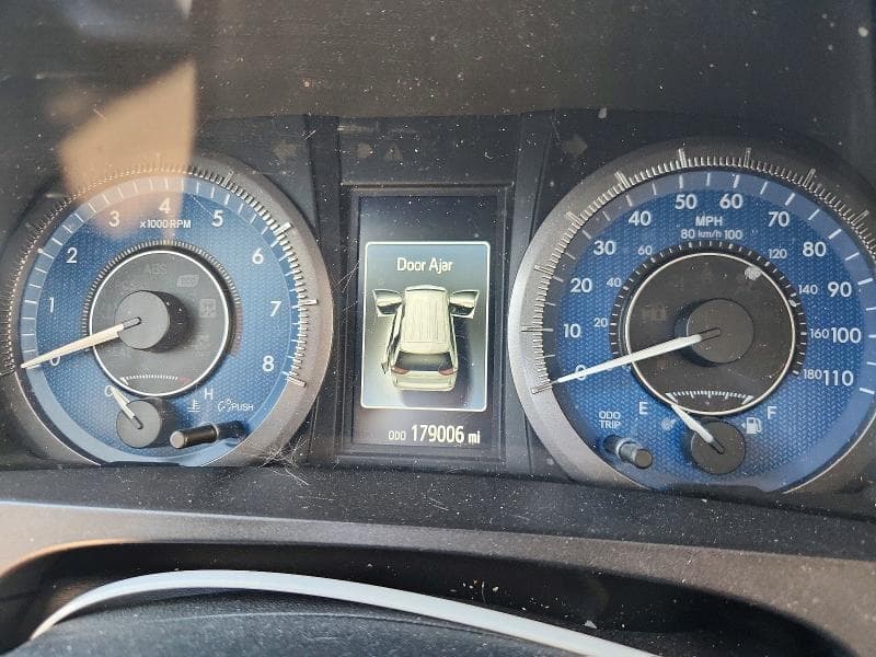 2017 TOYOTA SIENNA BASE 9