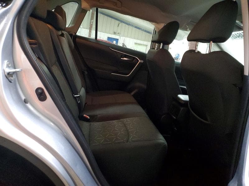 2021 TOYOTA RAV4 XLE 11