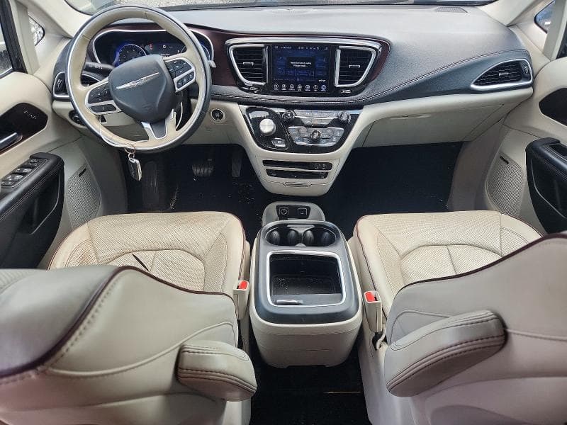 2017 CHRYSLER PACIFICA LIMITED 8