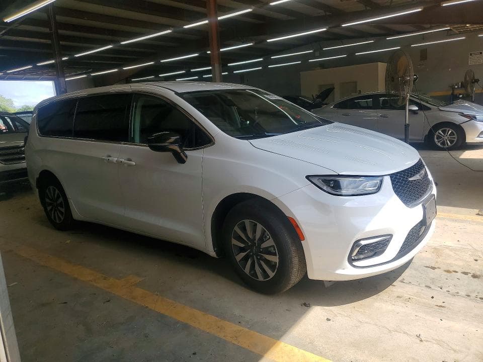 2024 CHRYSLER PACIFICA HYBRID SELECT 4