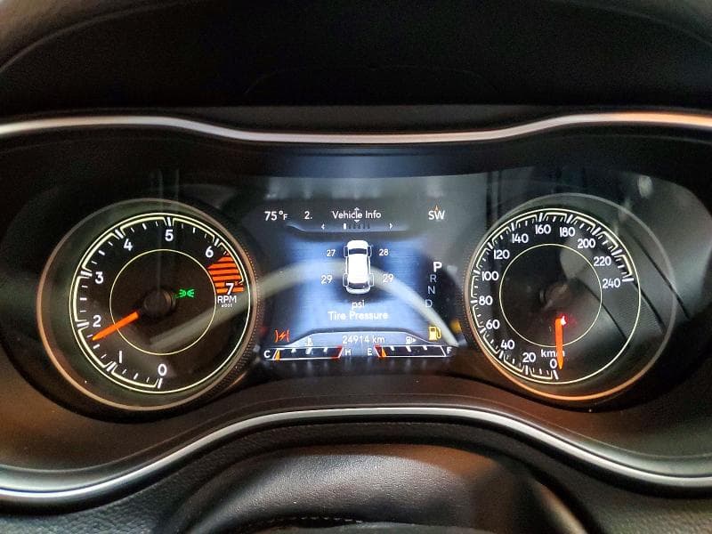 2023 JEEP CHEROKEE ALTITUDE LUX 9