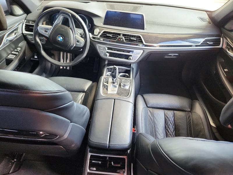 2019 BMW 750 XI 8