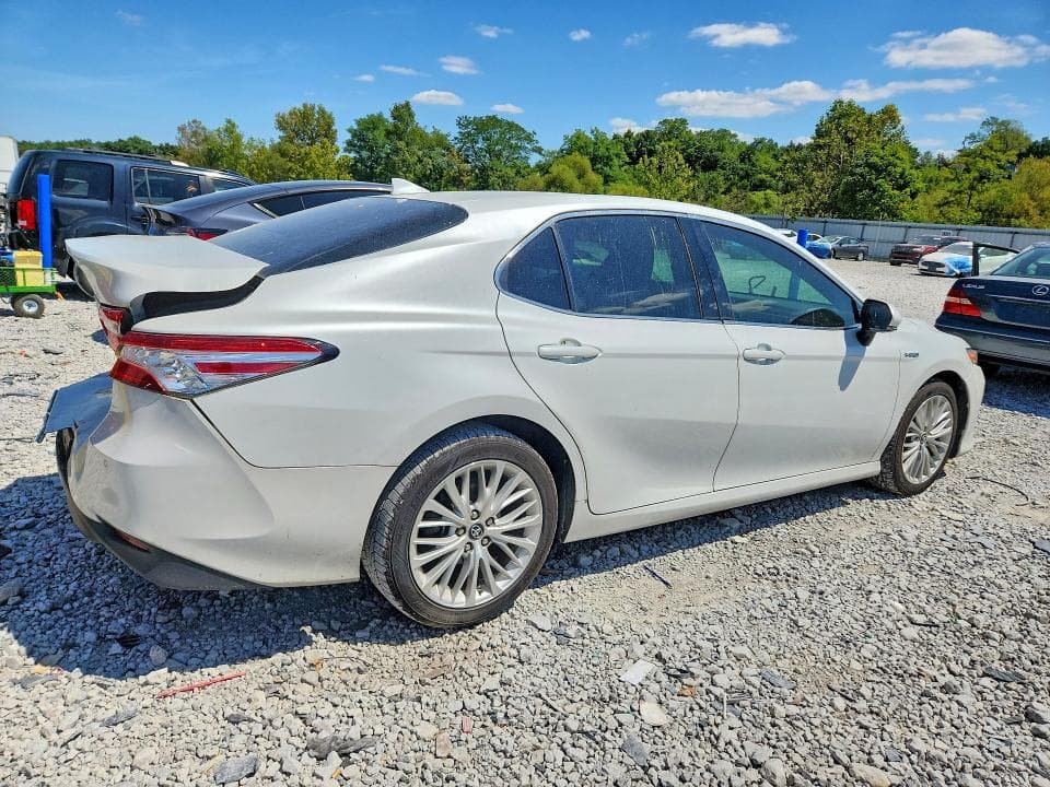 2018 TOYOTA CAMRY HYBRID XLE 3