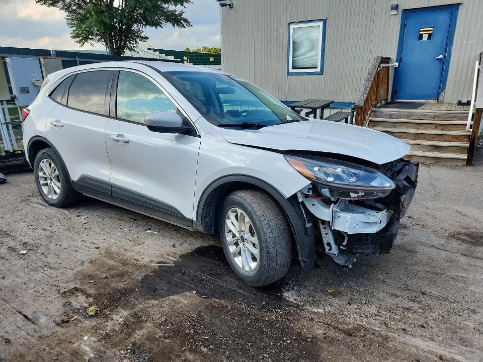 2021 FORD ESCAPE SE 4