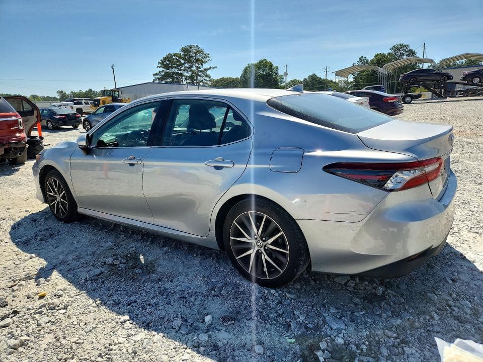 2021 TOYOTA CAMRY XLE 2