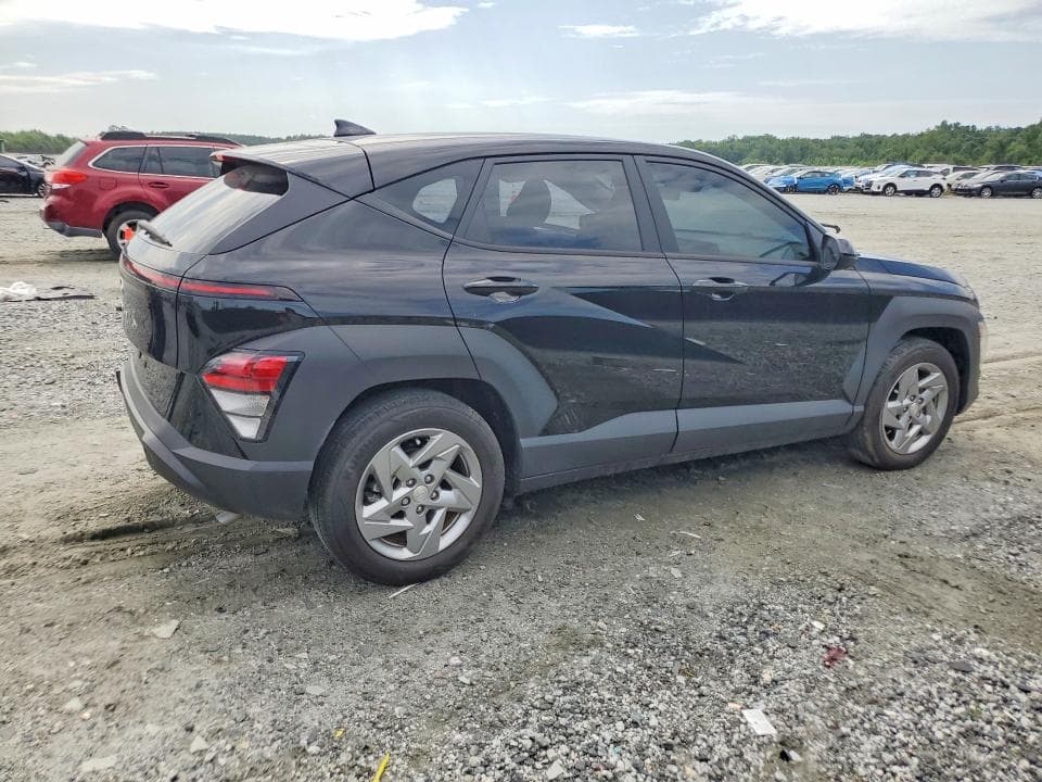 2024 HYUNDAI KONA SE 3