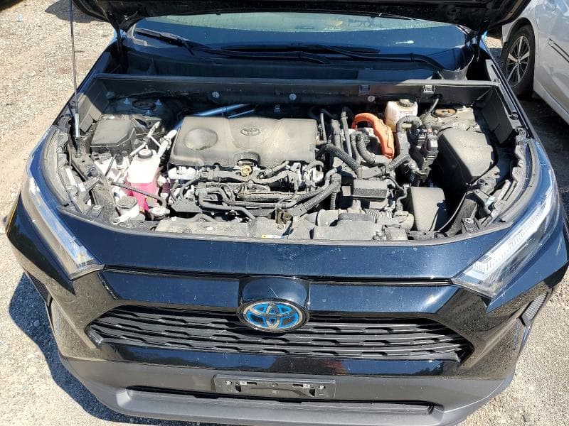 2024 TOYOTA RAV4 HYBRID XLE 12