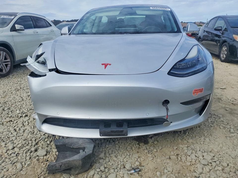 2018 TESLA MODEL 3 5