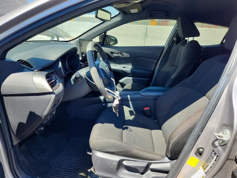 2019 TOYOTA C-HR LE 7