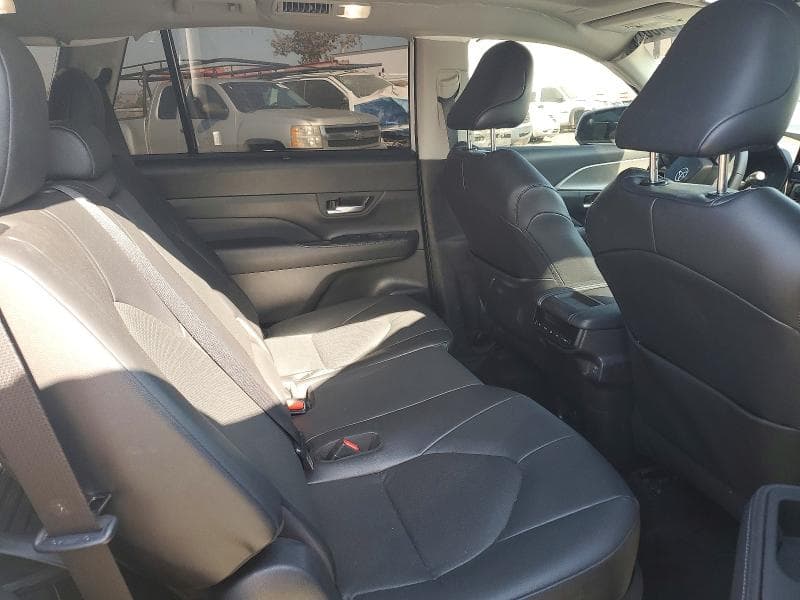 2025 TOYOTA GRAND HIGHLANDER HYBRID XLE 11
