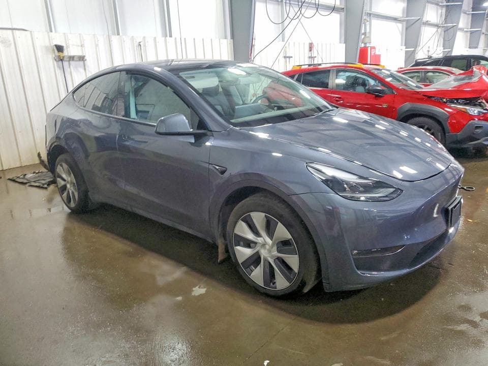2023 TESLA MODEL Y 4