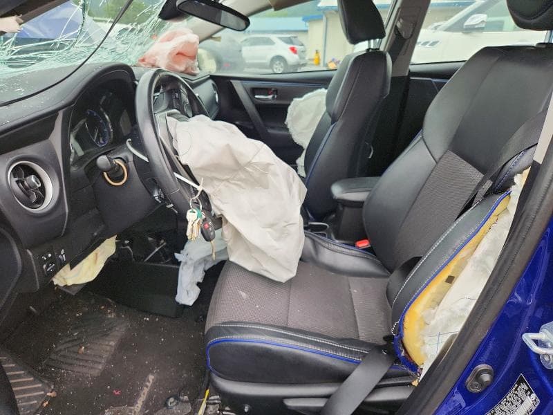 2017 TOYOTA COROLLA SE 7