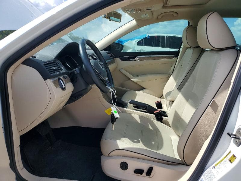 2017 VOLKSWAGEN PASSAT SE 7