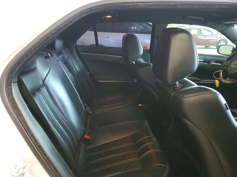 2018 CHRYSLER 300 S 10